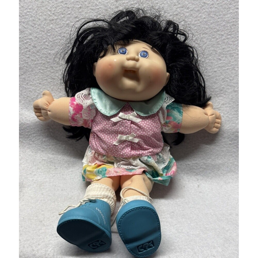 VTG Cabbage Patch Kid 1995 Bottom Teeth Dimple Blue Eyes Weebok Shoes Underwear